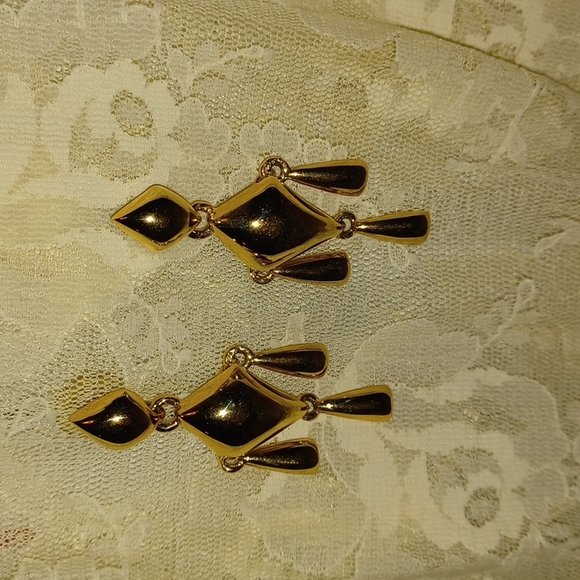 Vintage Anne Klein earrings. - Picture 3 of 5